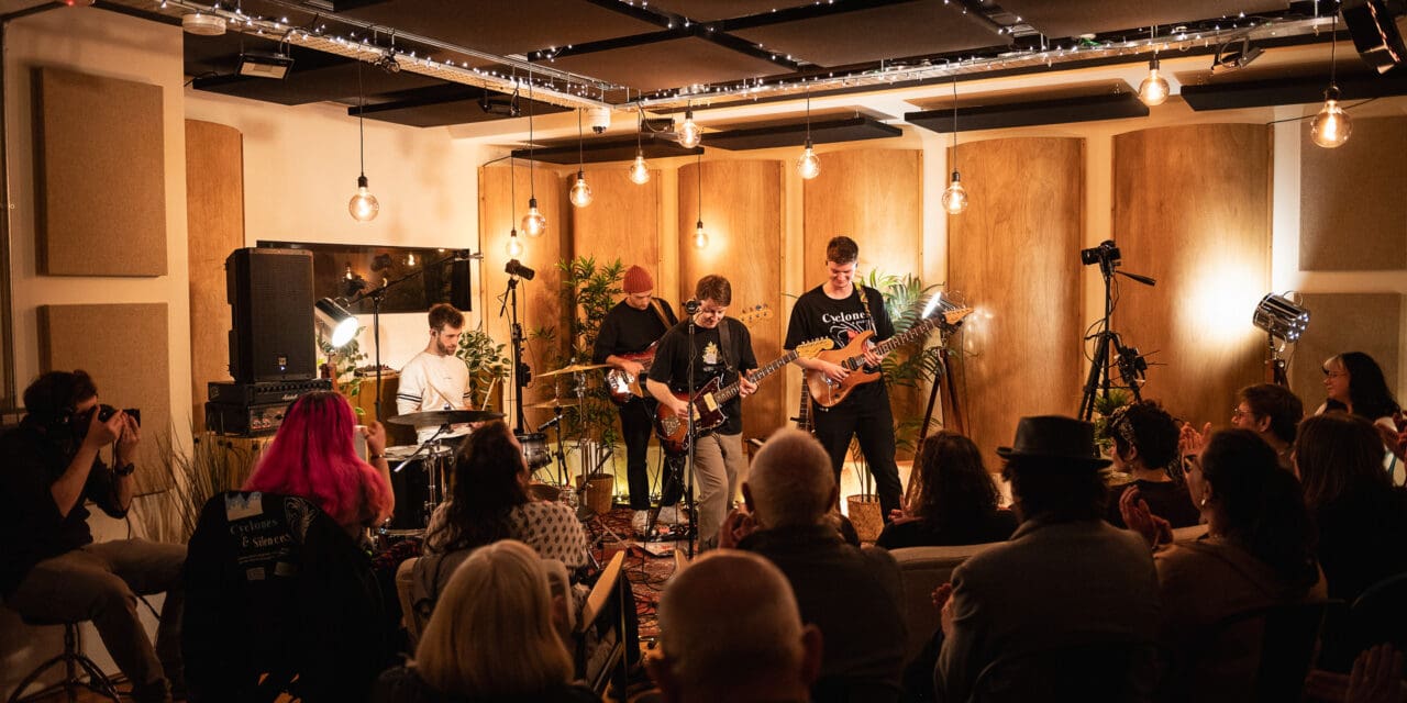 Review: The Lounge Live at Beckview Studios – Rachel Makena, Alastair James, Pyramid Park