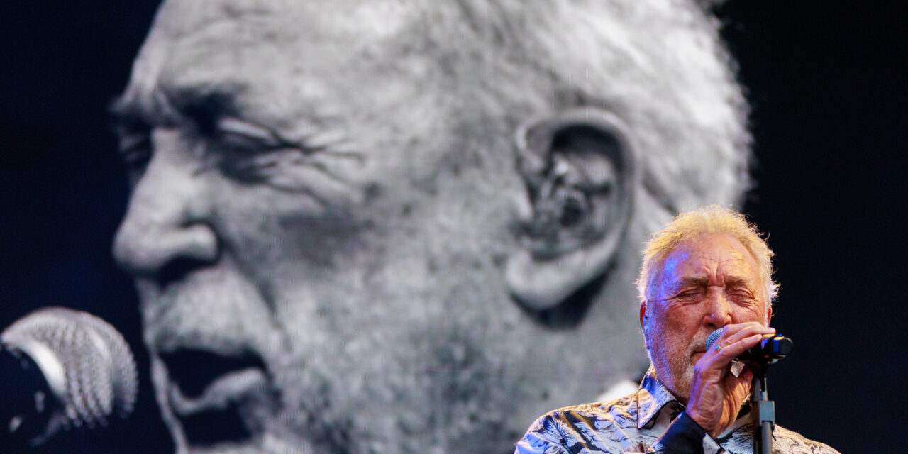 Tom Jones plus Stone Foundation