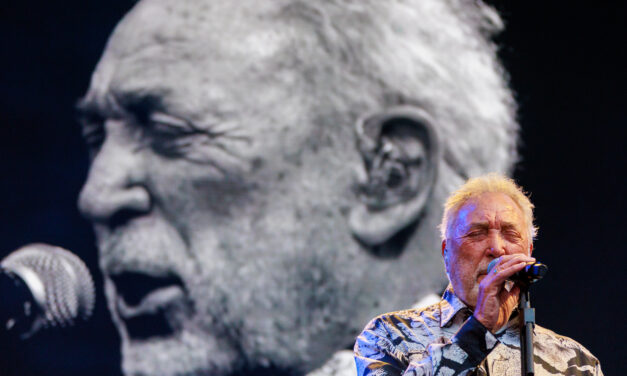 Tom Jones plus Stone Foundation